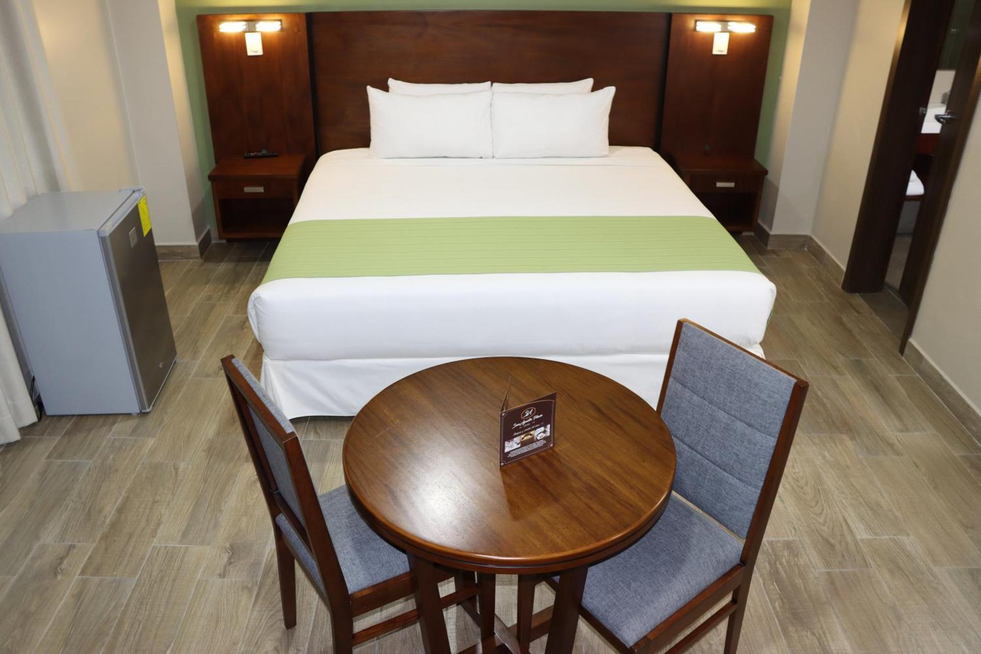 Hotel San Agustin Plaza Latacunga Zewnętrze zdjęcie